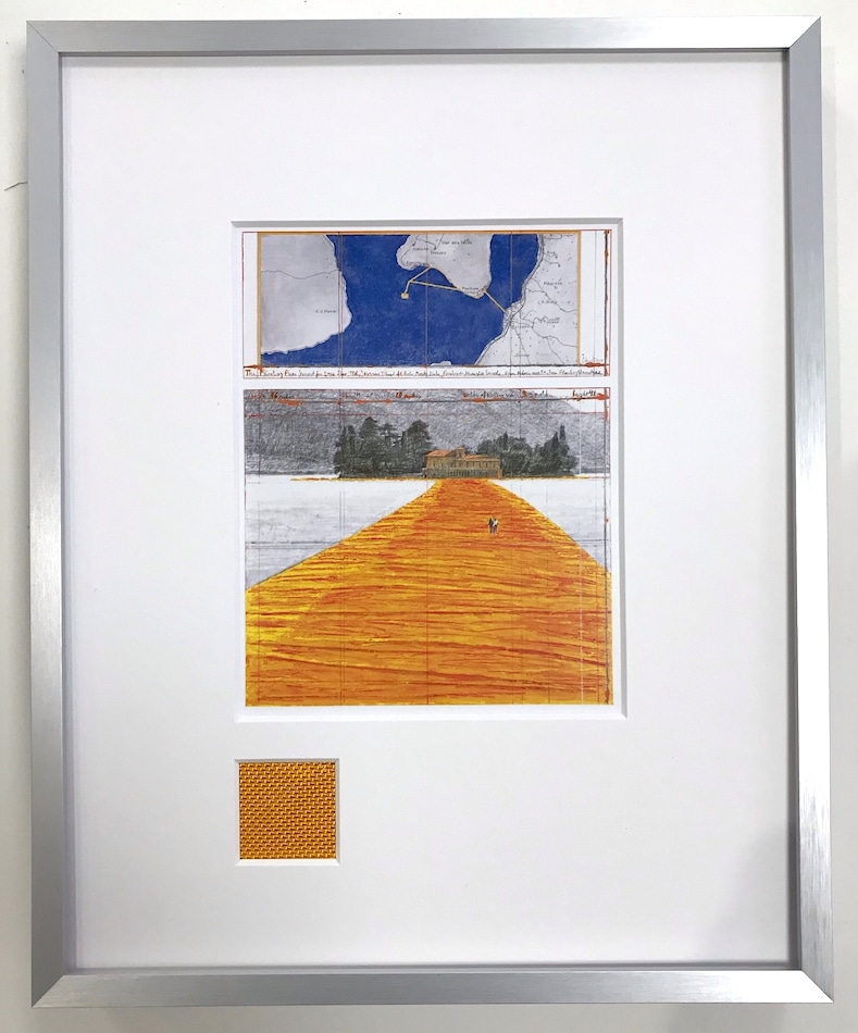 Christo | The Floating Piers – gerahmter Miniprint 4 mit Originalstoff