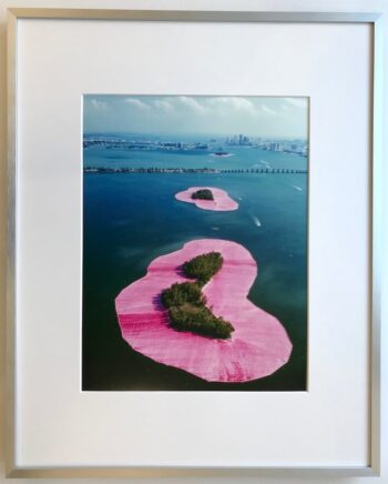 Christo | Surrounded Islands - gerahmter Kunstdruck