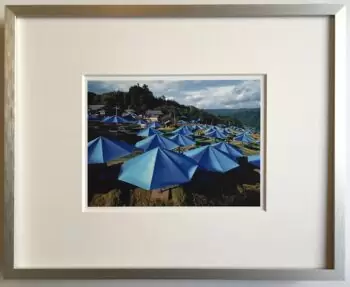 Christo | Umbrellas - gerahmter Miniprint 2