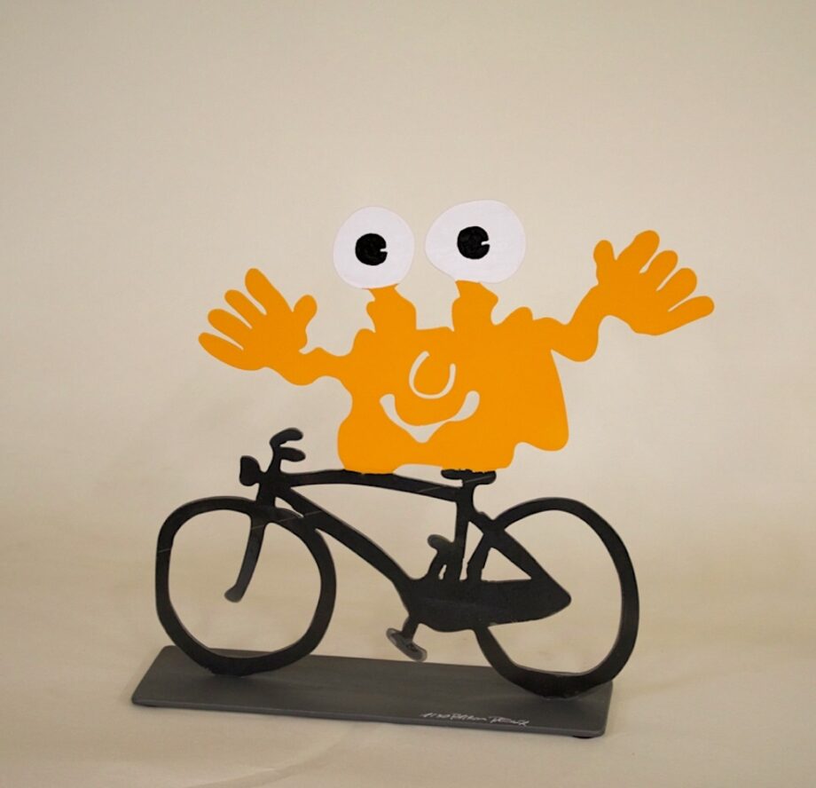 Patrick Preller Monster TOGO auf dem Fahrrad