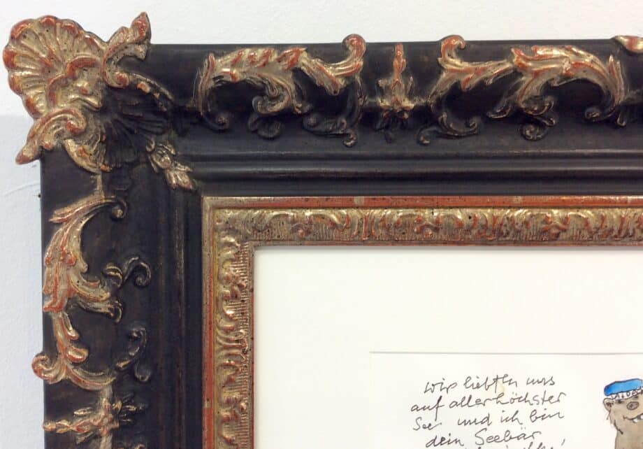 Janosch-Wir-liebten-uns-auf-hoher-see-Vergolderrahmen-Detail-Galerie-Hunold.JPG